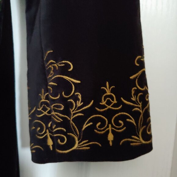 Cabi Carol Anderson Black Velour Embroidered Gilmore Practical Magic Vibe Coat 6 - Picture 6 of 16
